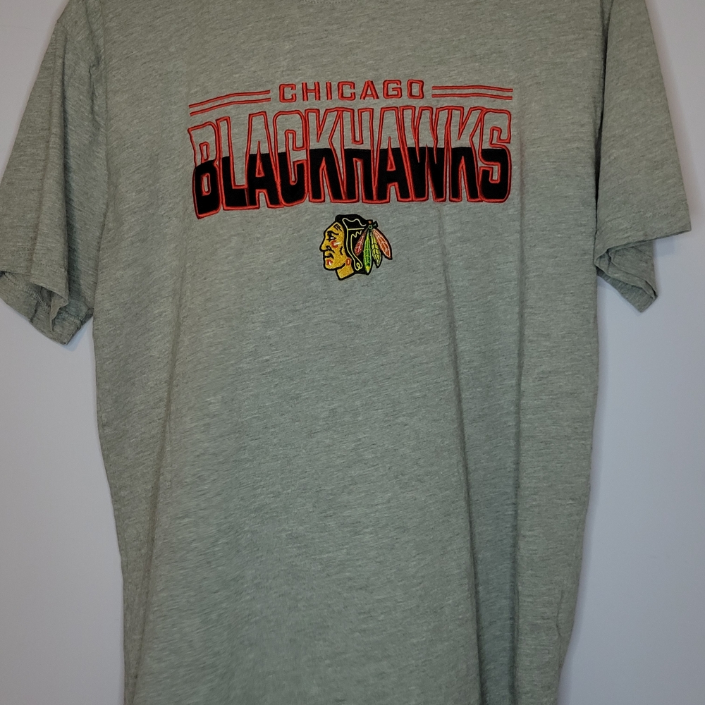 CHICAGO BLACKHAWKS gray Embroidered t-shirt NHL size L